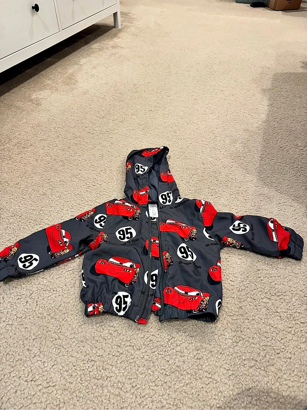 Disney Cars Lightning McQueen jacket Boys 2T Black & Red Like New